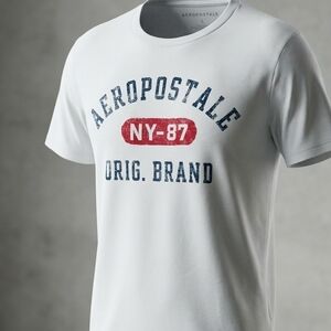 Aeropostale Men's White and Red Graphic Tee